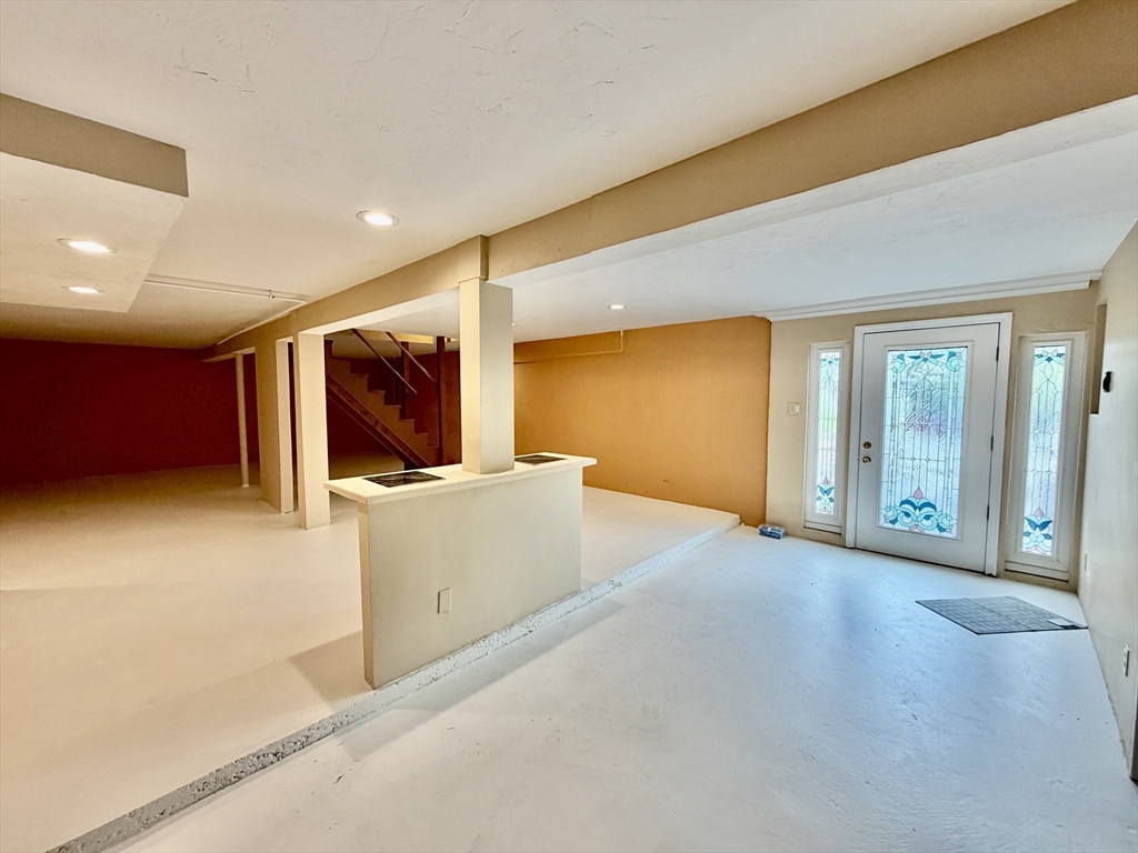 45 Dillon Street Worcester, MA 01604 - Photo 25 of 33