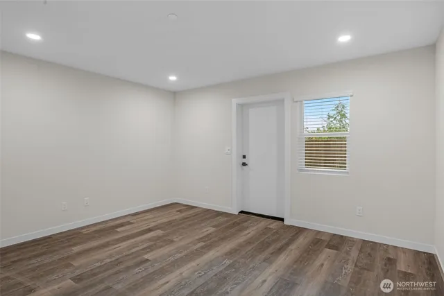 $3,195 | 15613 Admiralty Way, Unit B2, Lynnwood, WA 98087