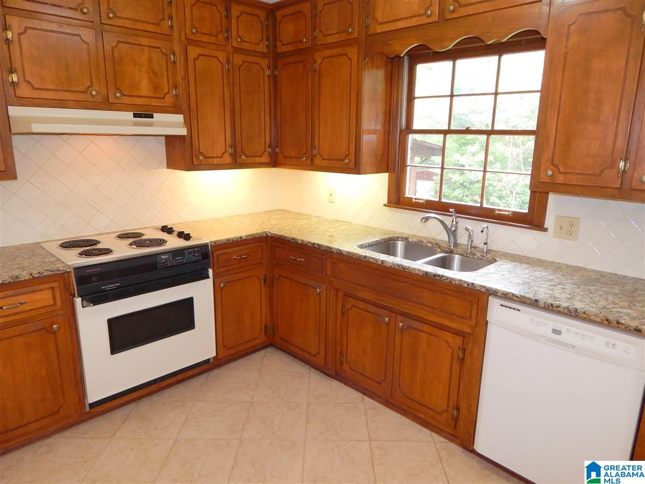 2425 Putman Place Birmingham, AL 35226 - Photo 6 of 22
