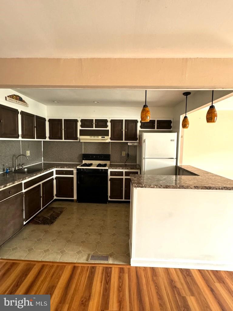 12011 Tyrone Road Philadelphia, PA 19154 - Photo 5 of 24 Gallery Image 5