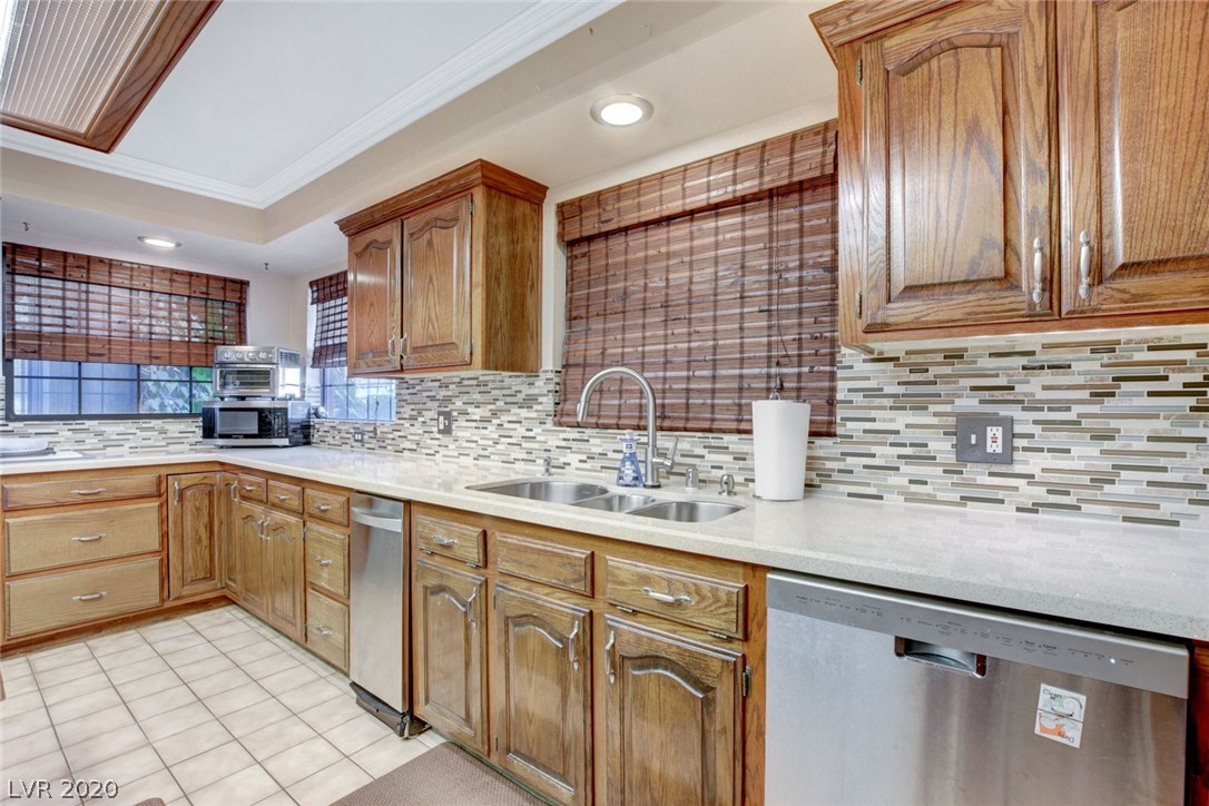 10 Hummingbird Lane Henderson, NV 89014 - Photo 17 of 50 Gallery Image 17