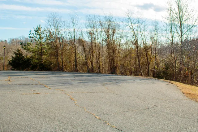 $75,000 | 31 Crestview Lane, Gretna, VA 24557