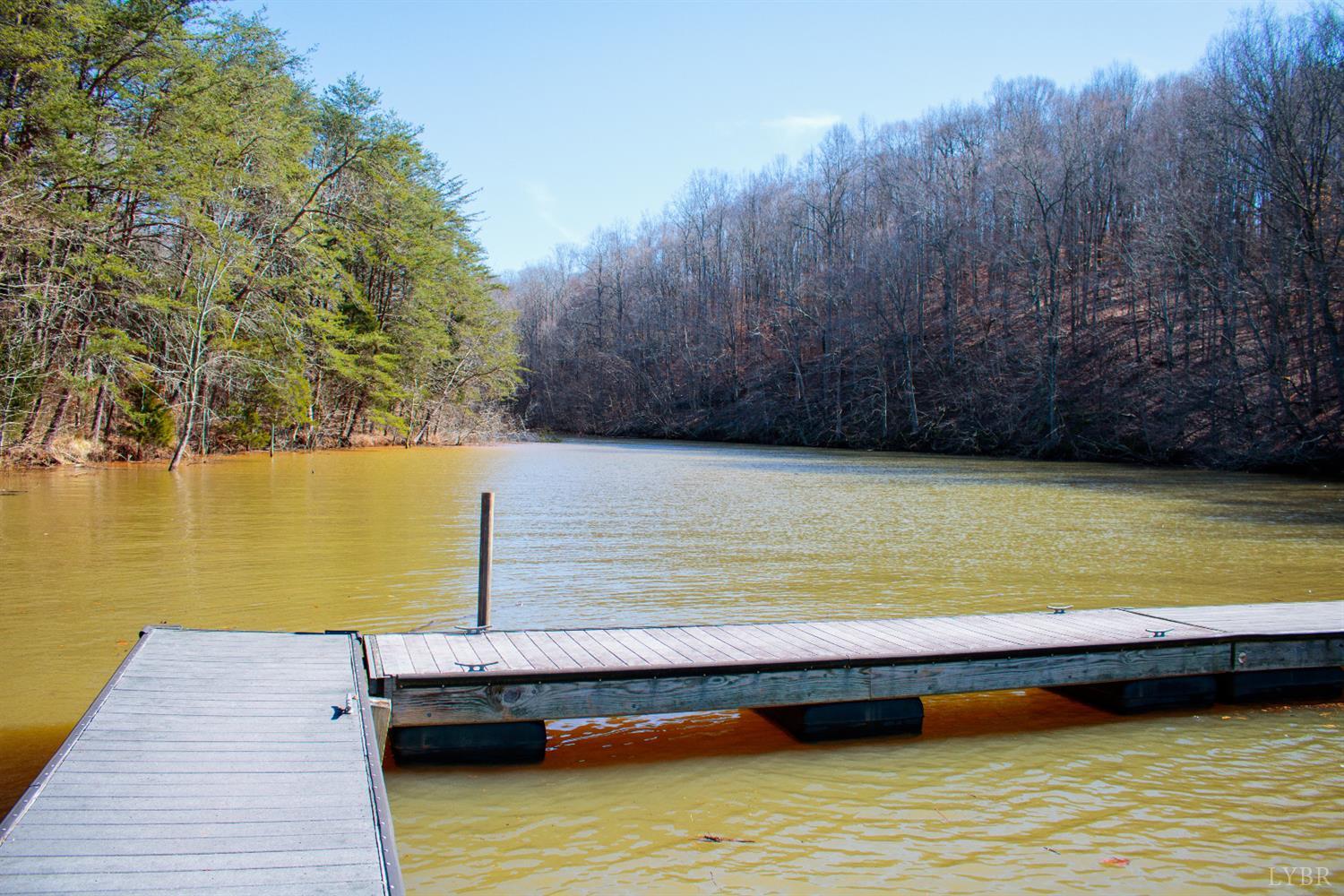 31 Crestview Lane Gretna, VA 24557 - Photo 9 of 14 a view of a ocean view