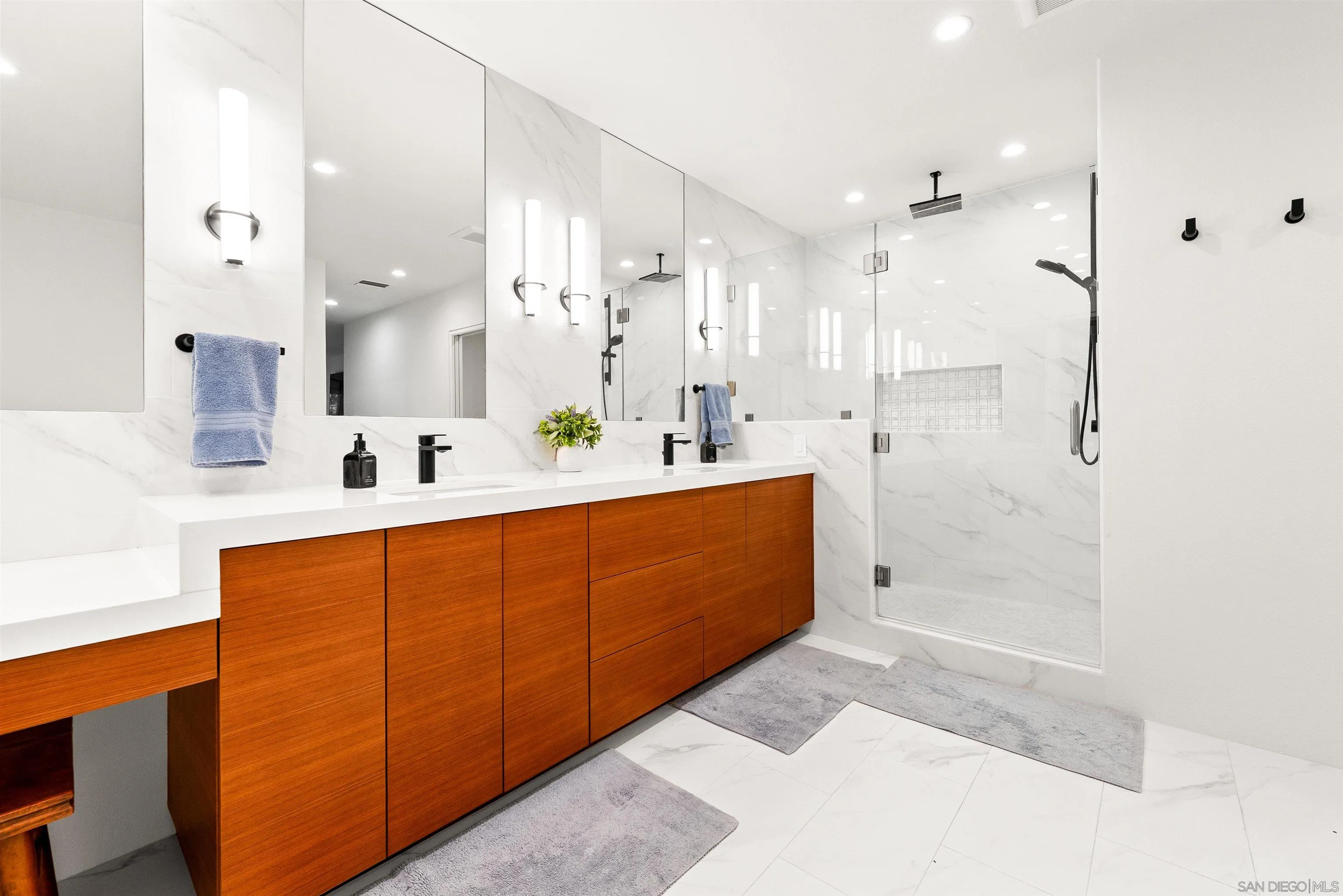 5491 Calzada Del Bosque Rancho Santa Fe, CA 92067 - Photo 27 of 69 Primary Bath/Spa