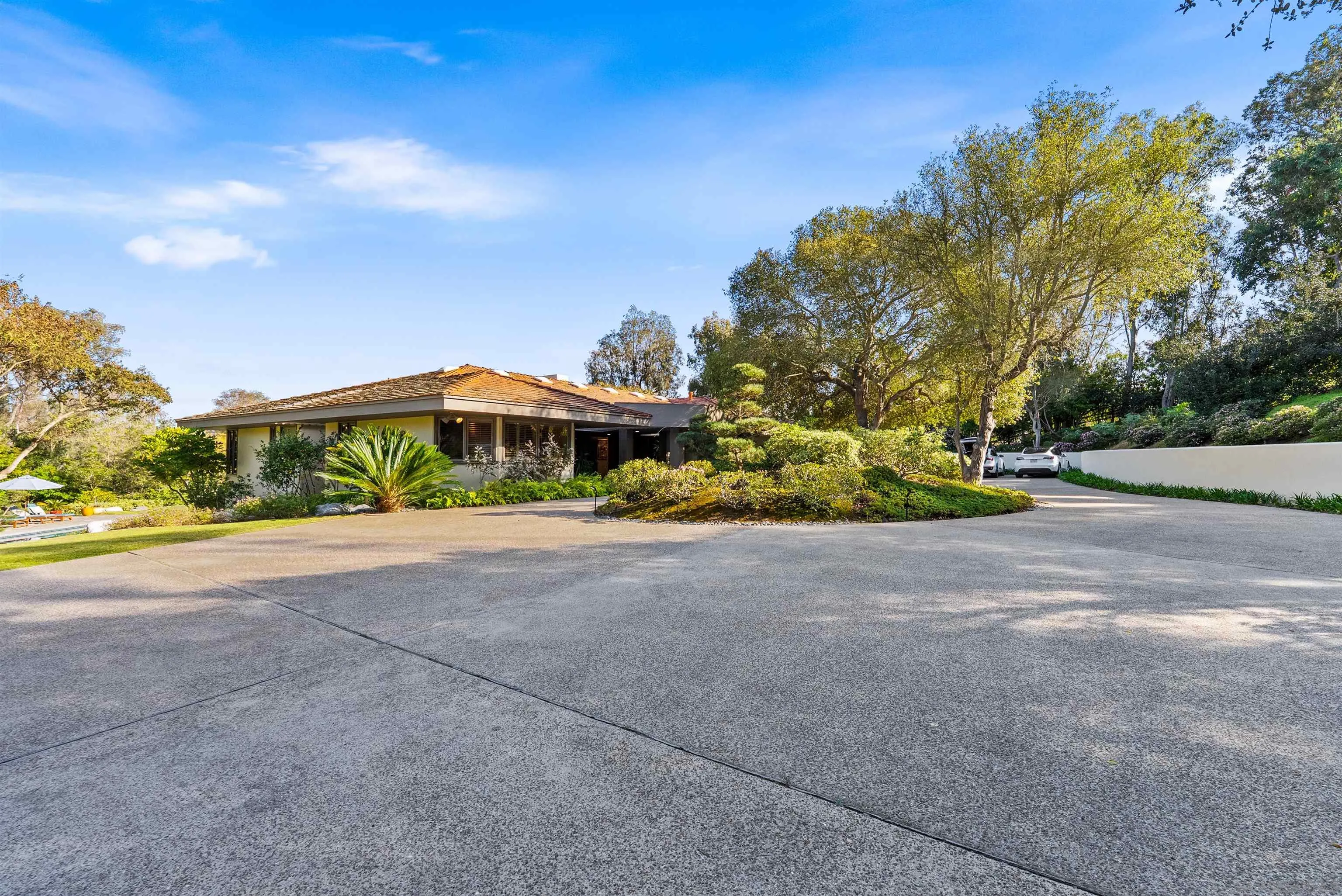 5491 Calzada Del Bosque Rancho Santa Fe, CA 92067 - Photo 51 of 69 Large outdoor driveway with lots of parking for guests and family!