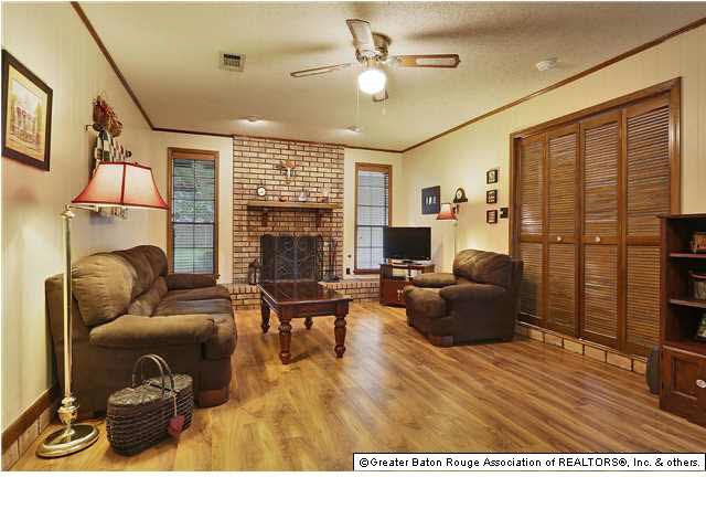 16530 Abshire Avenue Baton Rouge, LA 70816 - Photo 3 of 11 Gallery Image 3