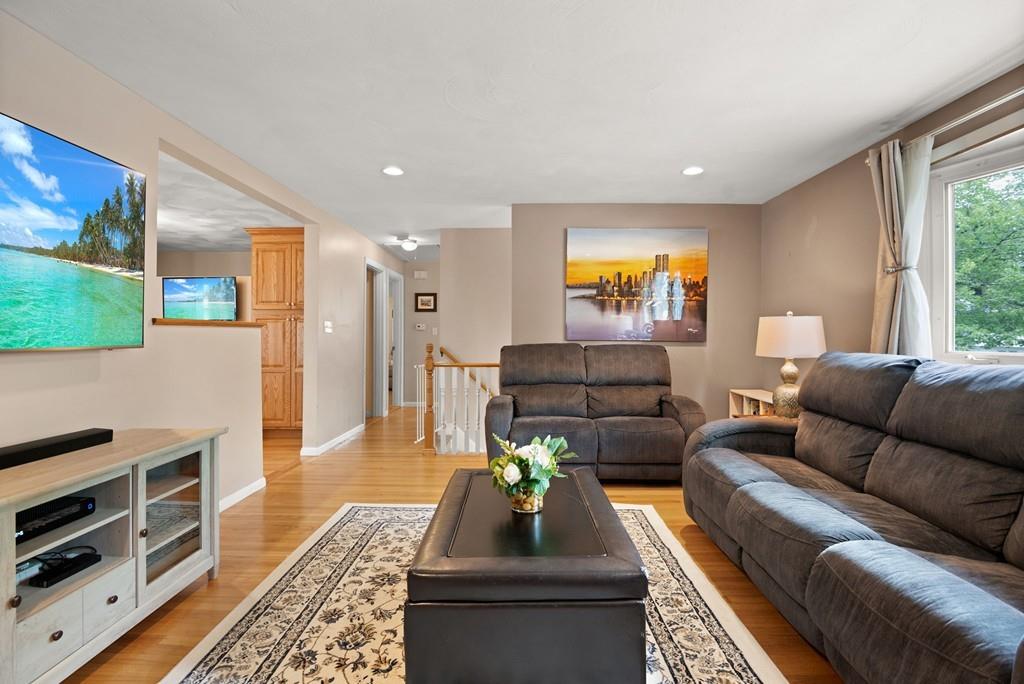 6 Diane Road Peabody, MA 01960 - Photo 3 of 39 Gallery Image 3