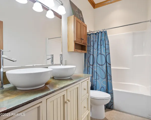 $5,300,000 | 235 North Fieldspan Road, Unit C, Scott, LA 70583