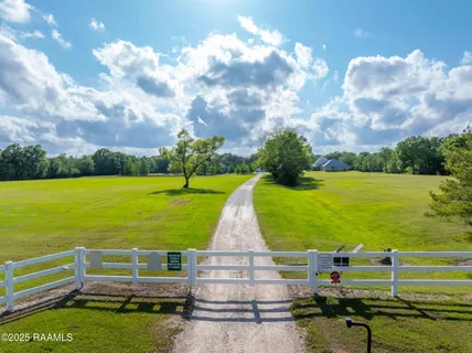 $5,200,000 | 235 North Fieldspan Road, Unit C, Scott, LA 70583