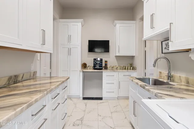 $5,300,000 | 235 North Fieldspan Road, Unit C, Scott, LA 70583