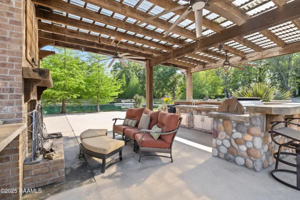 $5,200,000 | 235 North Fieldspan Road, Unit C, Scott, LA 70583