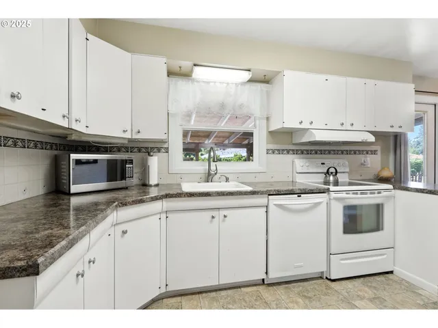 $599,000 | 10305 St Helens Avenue, Vancouver, WA 98664