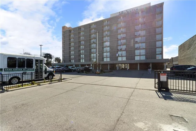 $945 | 6324 Chef Menteur Highway, New Orleans, LA 70126