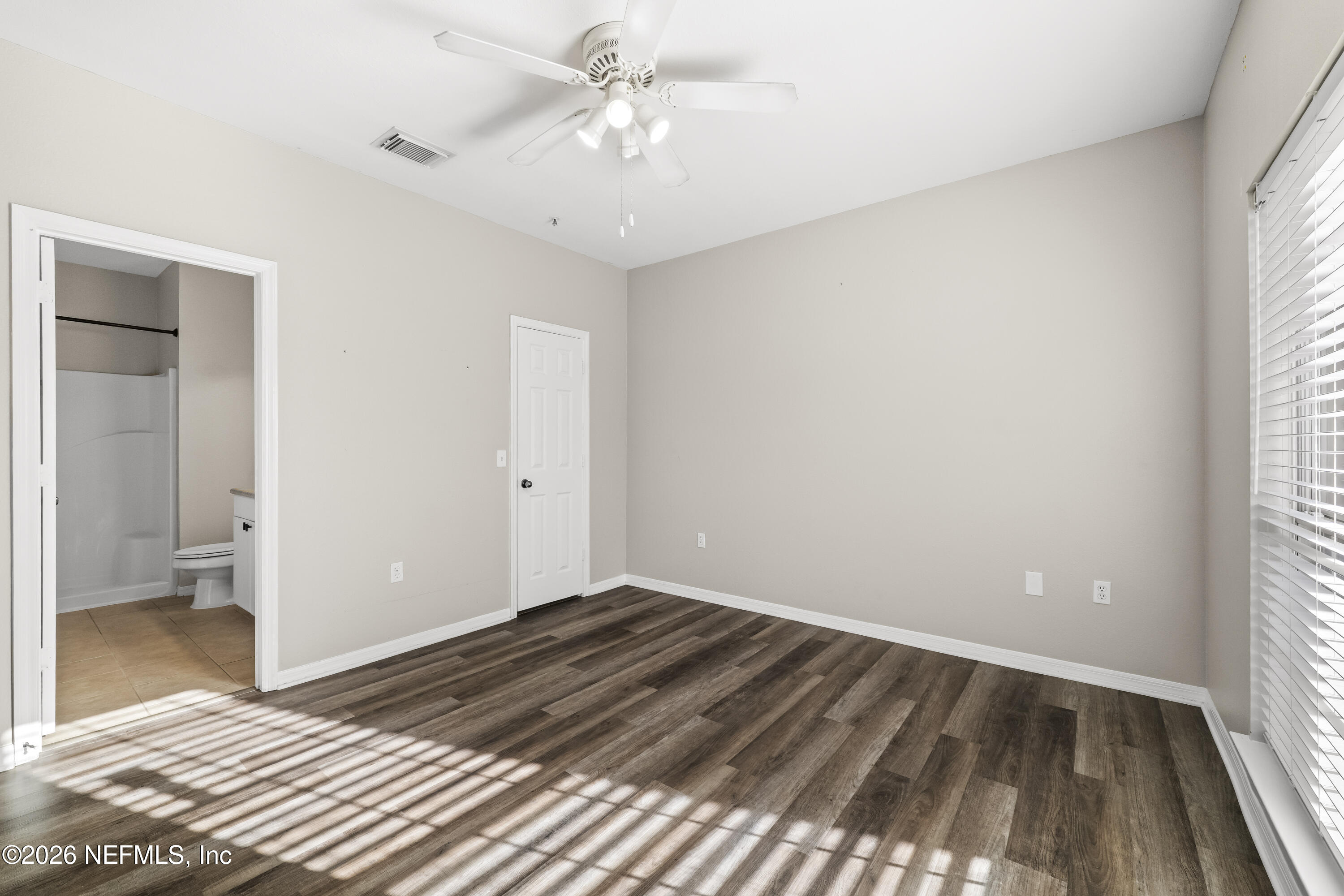 10961 Burnt Mill Road, Unit 1021 Jacksonville, FL 32256 - Photo 14 of 34 Guest Bedroom