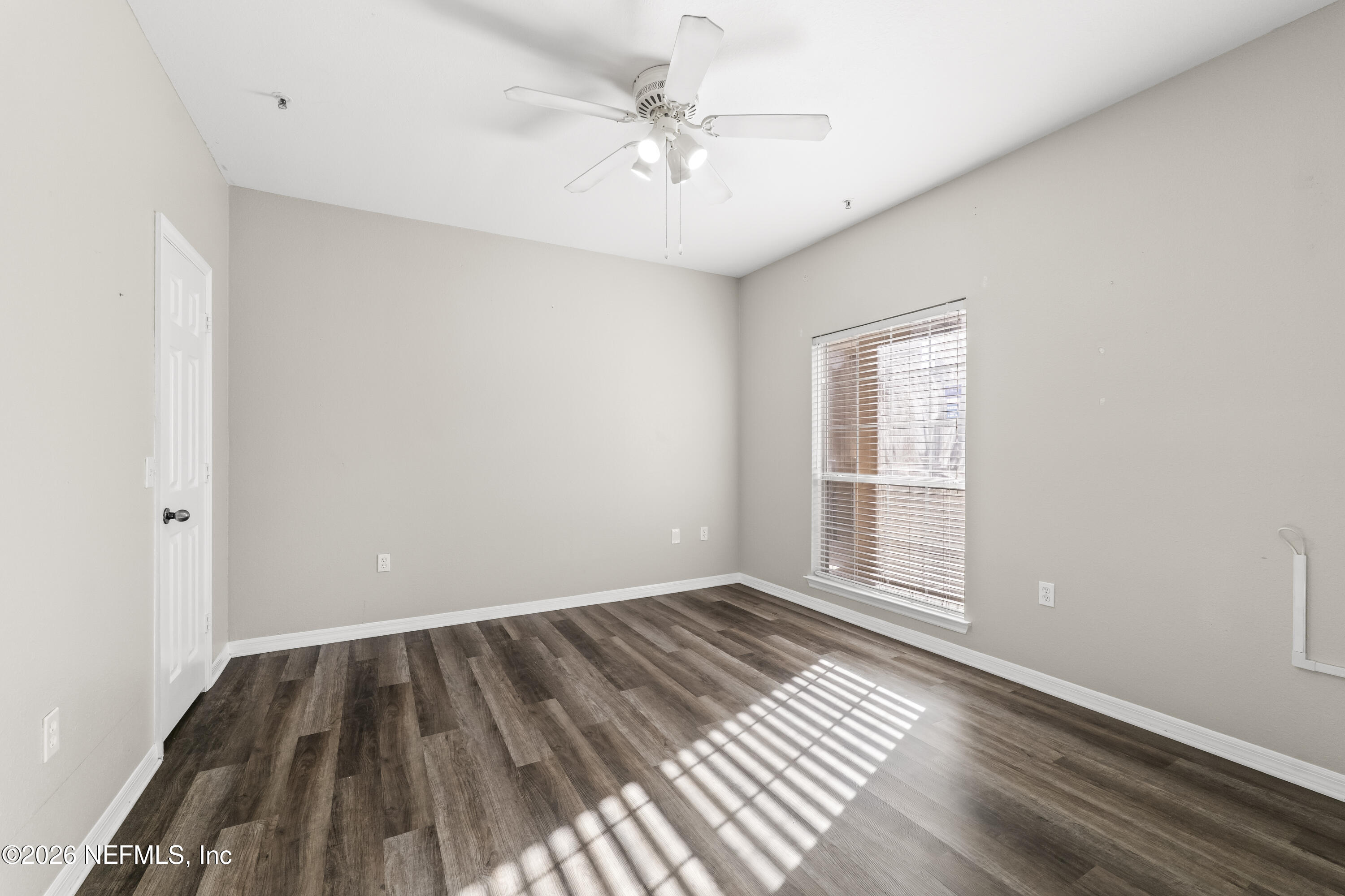 10961 Burnt Mill Road, Unit 1021 Jacksonville, FL 32256 - Photo 15 of 34 Guest Bedroom