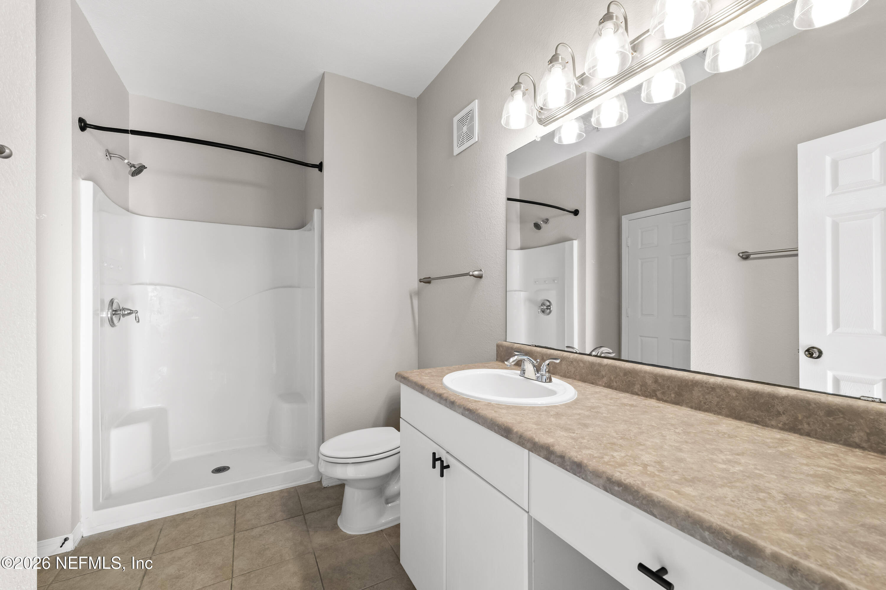10961 Burnt Mill Road, Unit 1021 Jacksonville, FL 32256 - Photo 16 of 34 Guest Bathroom