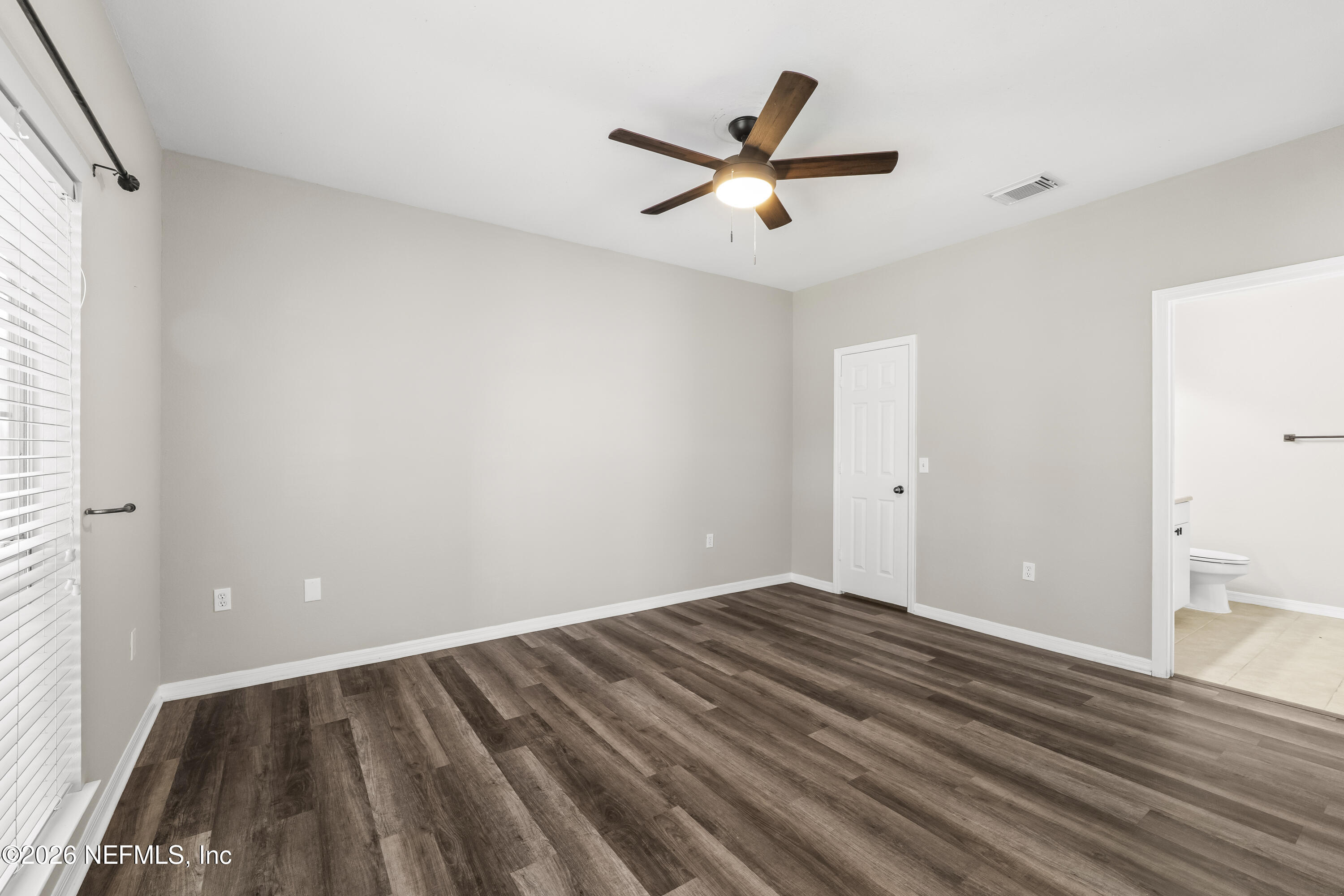 10961 Burnt Mill Road, Unit 1021 Jacksonville, FL 32256 - Photo 19 of 34 Master Bedroom