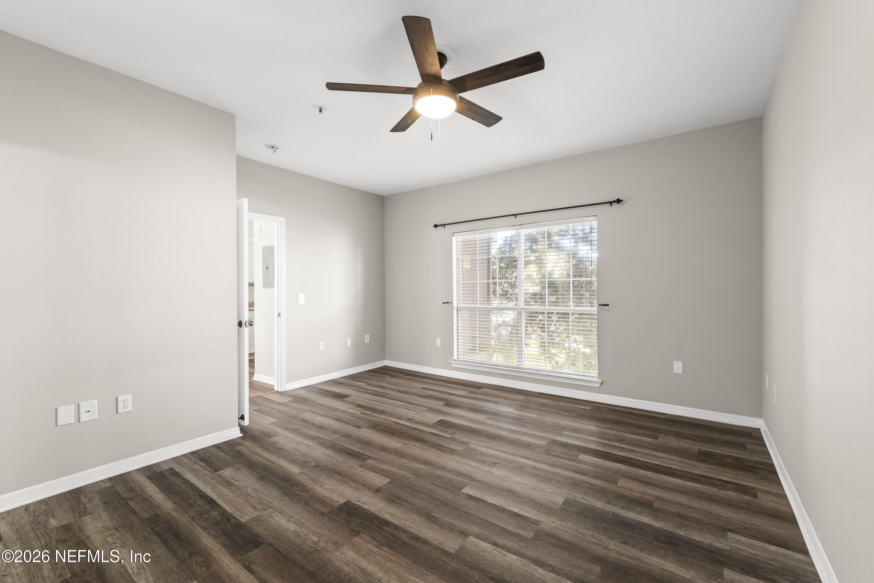 10961 Burnt Mill Road, Unit 1021 Jacksonville, FL 32256 - Photo 20 of 34 Master Bedroom