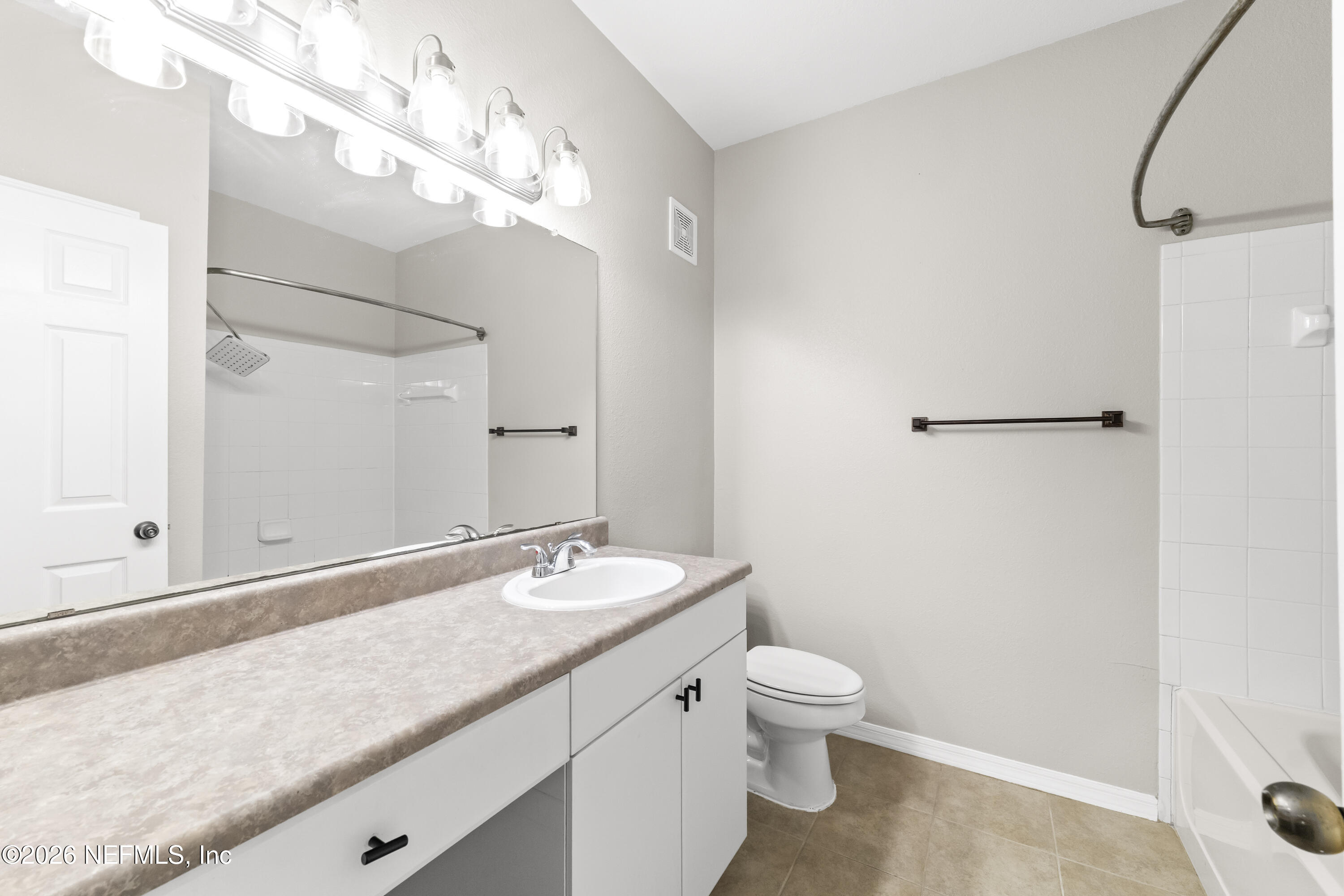 10961 Burnt Mill Road, Unit 1021 Jacksonville, FL 32256 - Photo 21 of 34 Master Bath