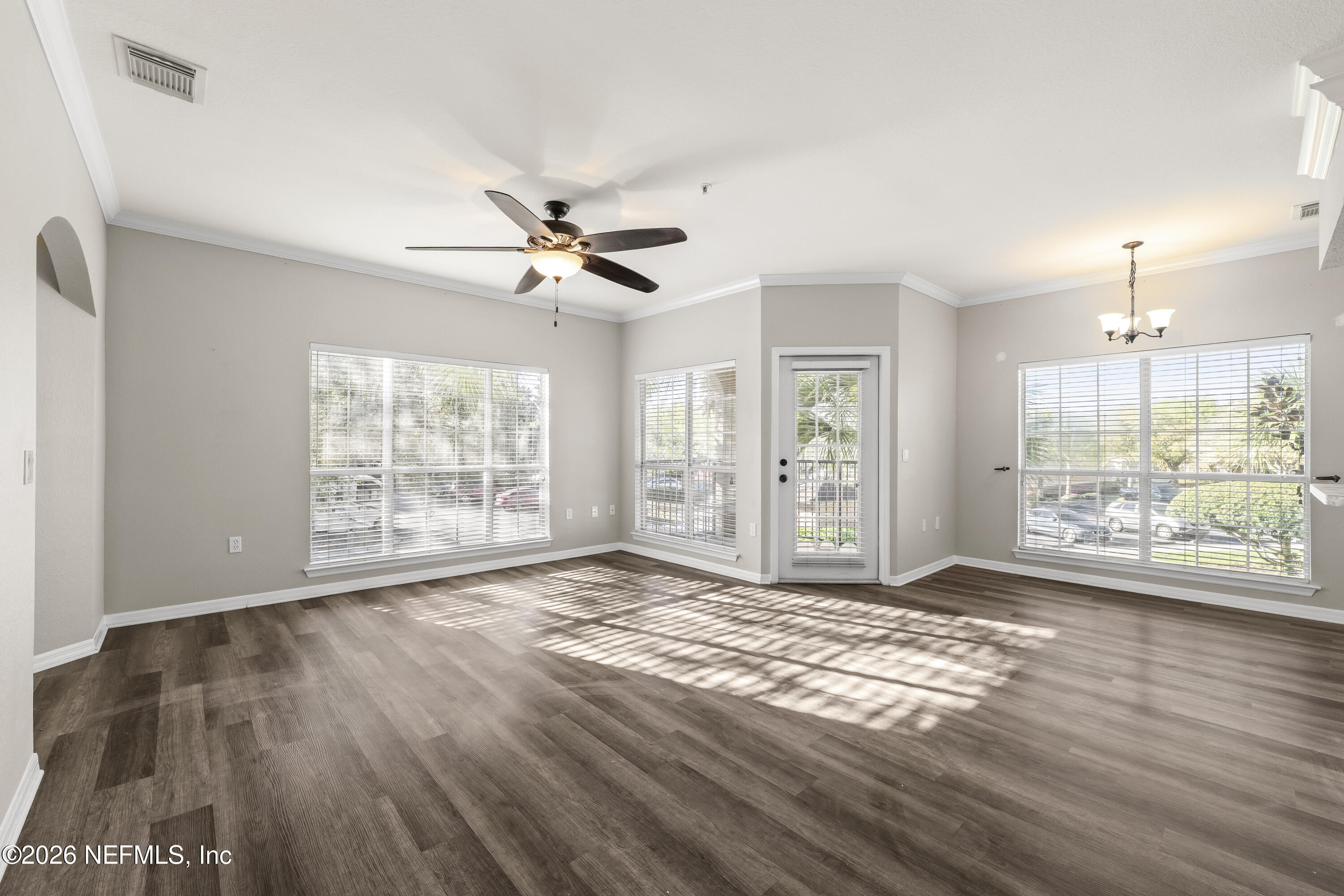 10961 Burnt Mill Road, Unit 1021 Jacksonville, FL 32256 - Photo 3 of 34 Living Area