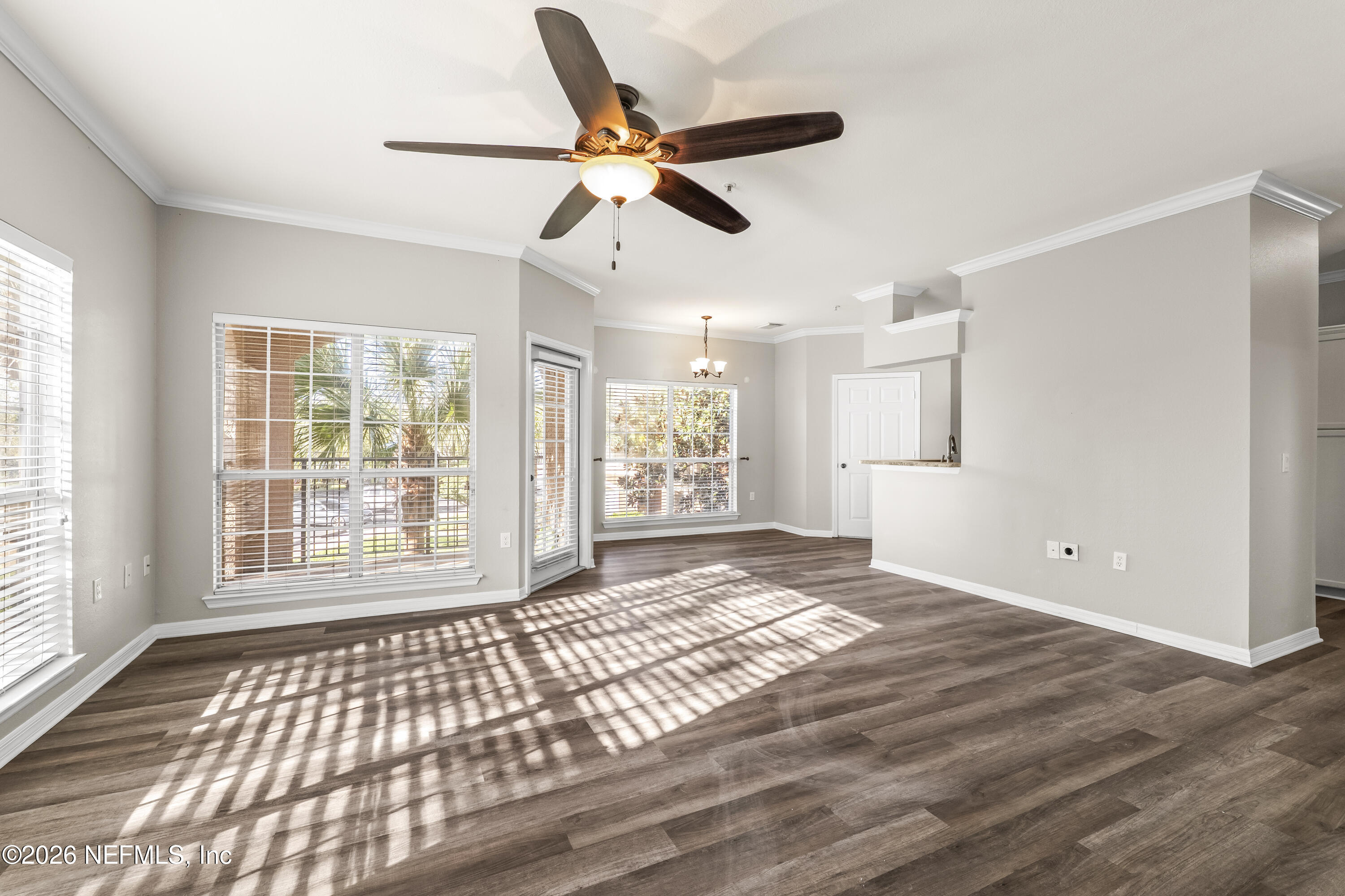 10961 Burnt Mill Road, Unit 1021 Jacksonville, FL 32256 - Photo 6 of 34 Living Area