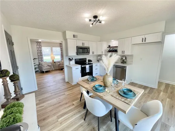 $295,000 | 16106 Harris Avenue, Belton, MO 64012