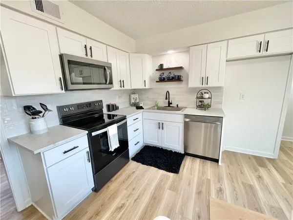 $295,000 | 16106 Harris Avenue, Belton, MO 64012