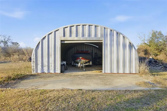 $285,000 | 348 Phils Lane, Lake Charles, LA 70611