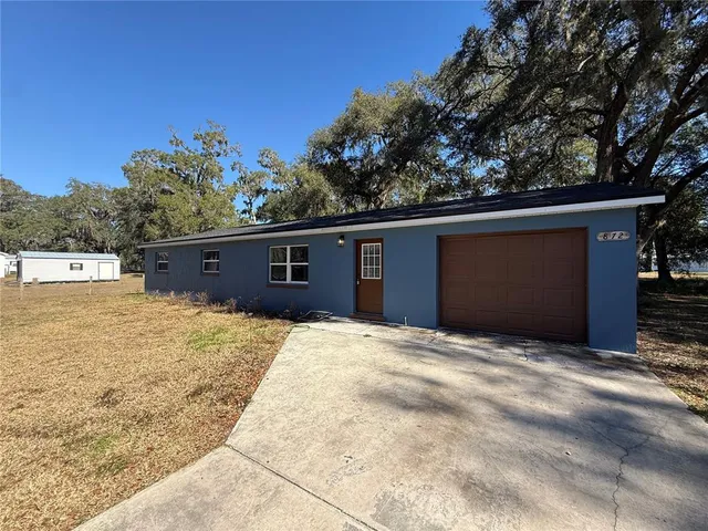 $1,950 | 859 Cr 541 Sumterville, Sumterville, FL 33585