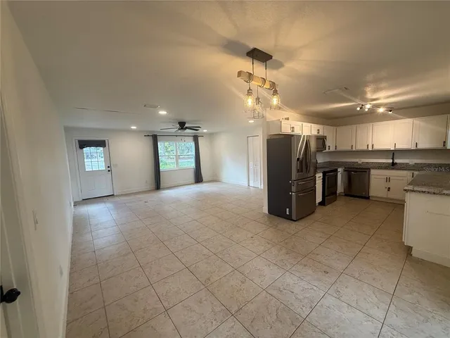 $1,950 | 859 Cr 541 Sumterville, Sumterville, FL 33585