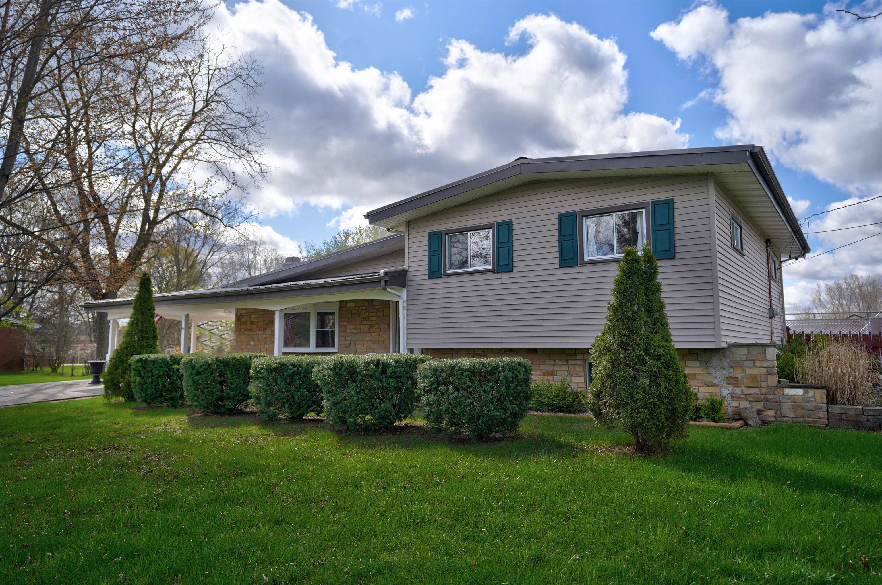 5081 Calkins Road Flint, MI 48532 - Photo 3 of 64 50107137-2.JPG