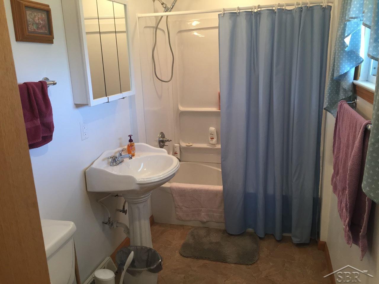 7090 Sheridan Road Birch Run, MI 48415 - Photo 8 of 39 31307679-7.JPG