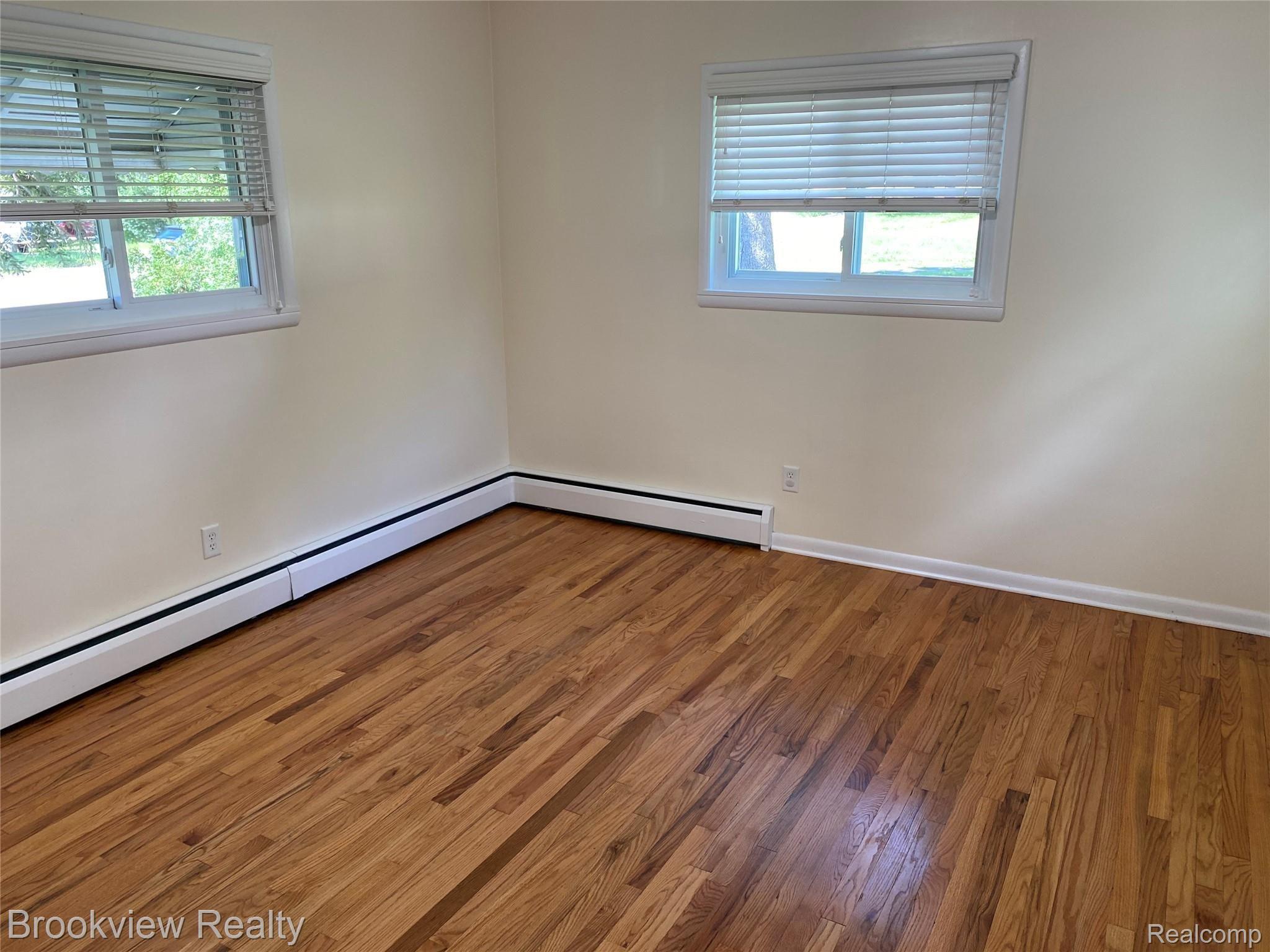 2424 West Auburn Road Rochester, MI 48309 - Photo 21 of 29 43D00C29-BAB6-420D-B4C3-8E255249E681.jpeg