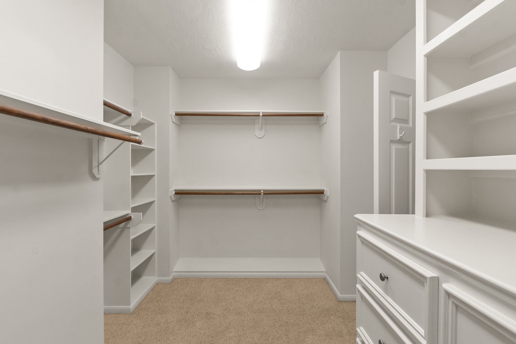 5351 McCulloch Circle Houston, TX 77056 - Photo 29 of 42 a view of an empty walk in closet