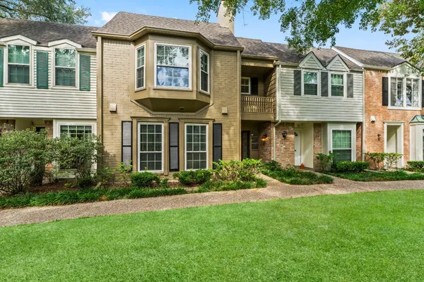 $271,500 | 13346 Trail Hollow Drive, Unit 3346, Houston, TX 77079