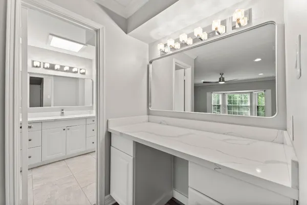 $271,500 | 13346 Trail Hollow Drive, Unit 3346, Houston, TX 77079