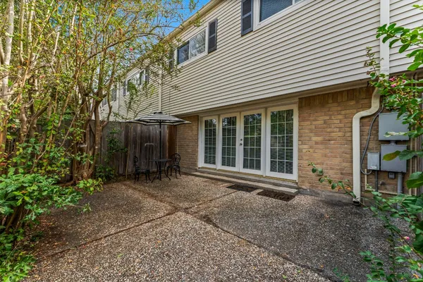 $271,500 | 13346 Trail Hollow Drive, Unit 3346, Houston, TX 77079