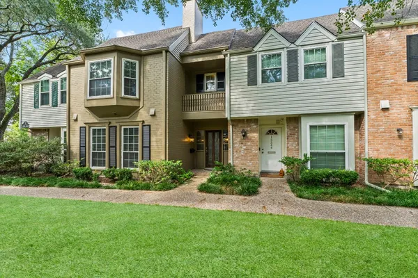 $271,500 | 13346 Trail Hollow Drive, Unit 3346, Houston, TX 77079