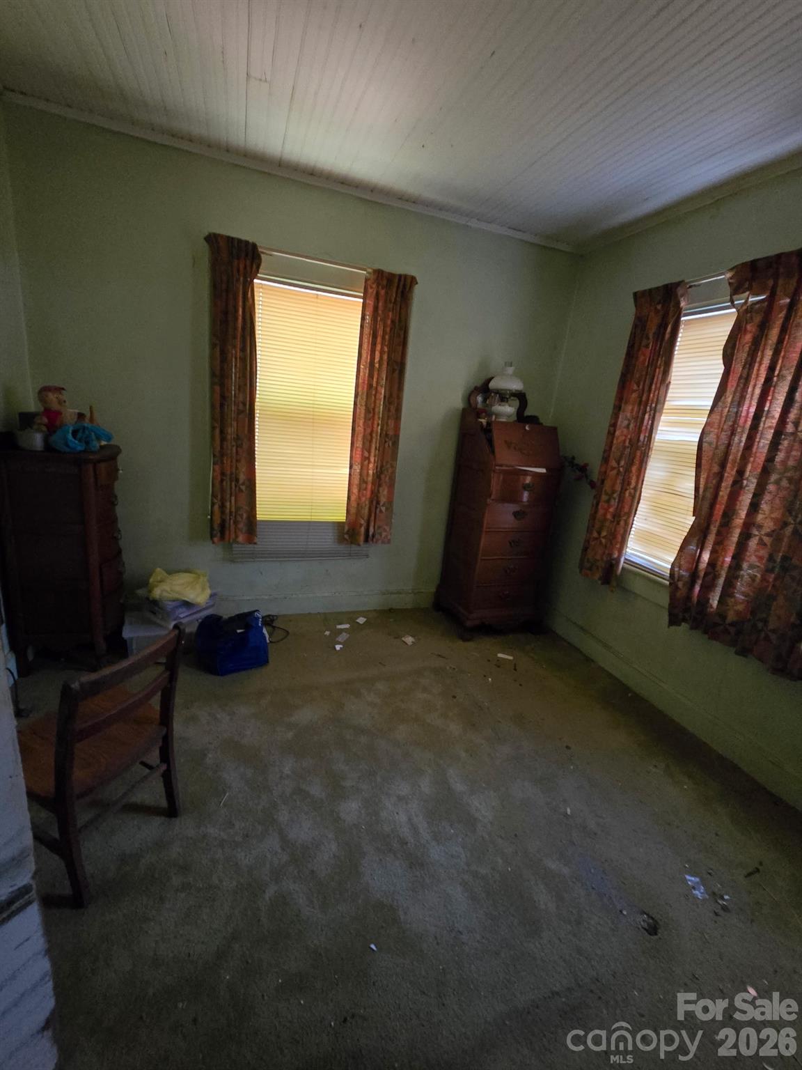 840 Skinner Road Shelby, NC 28152 - Photo 15 of 22 a room with furniture and a window