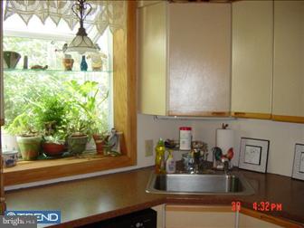 322 Mill Road Oreland, PA 19075 - Photo 4 of 6 Kitchen