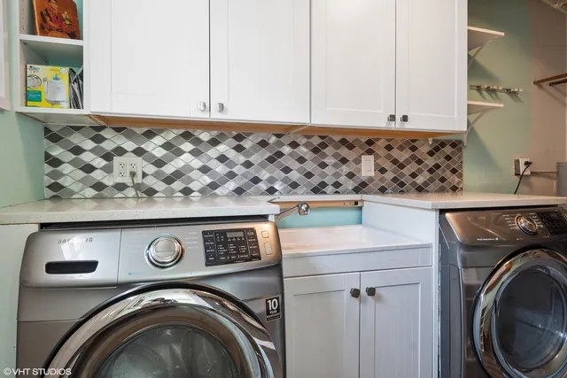 a view of washer and dryer