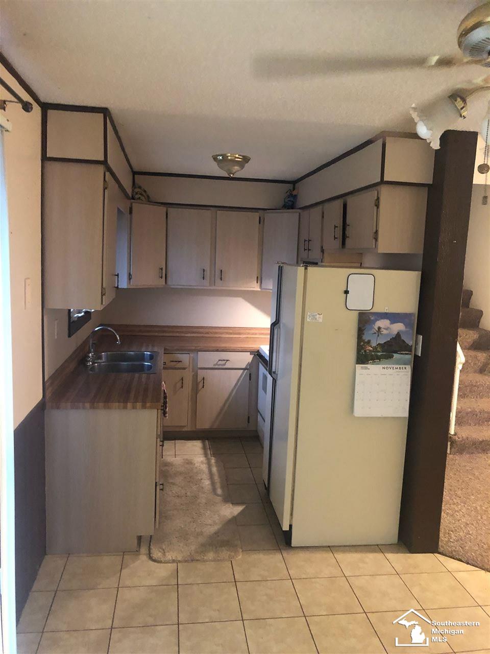 5030 West Albain Road Monroe, MI 48161 - Photo 11 of 24 Kitchen