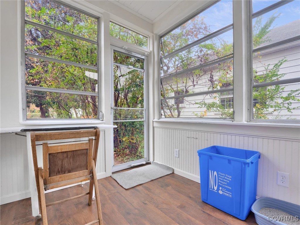 4402 Brook Road Richmond, VA 23227 - Photo 17 of 40 View of sunroom / solarium