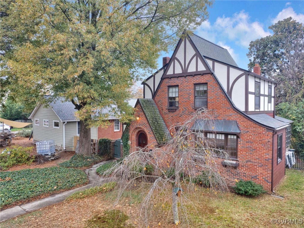 4402 Brook Road Richmond, VA 23227 - Photo 2 of 40 Tudor house featuring central AC