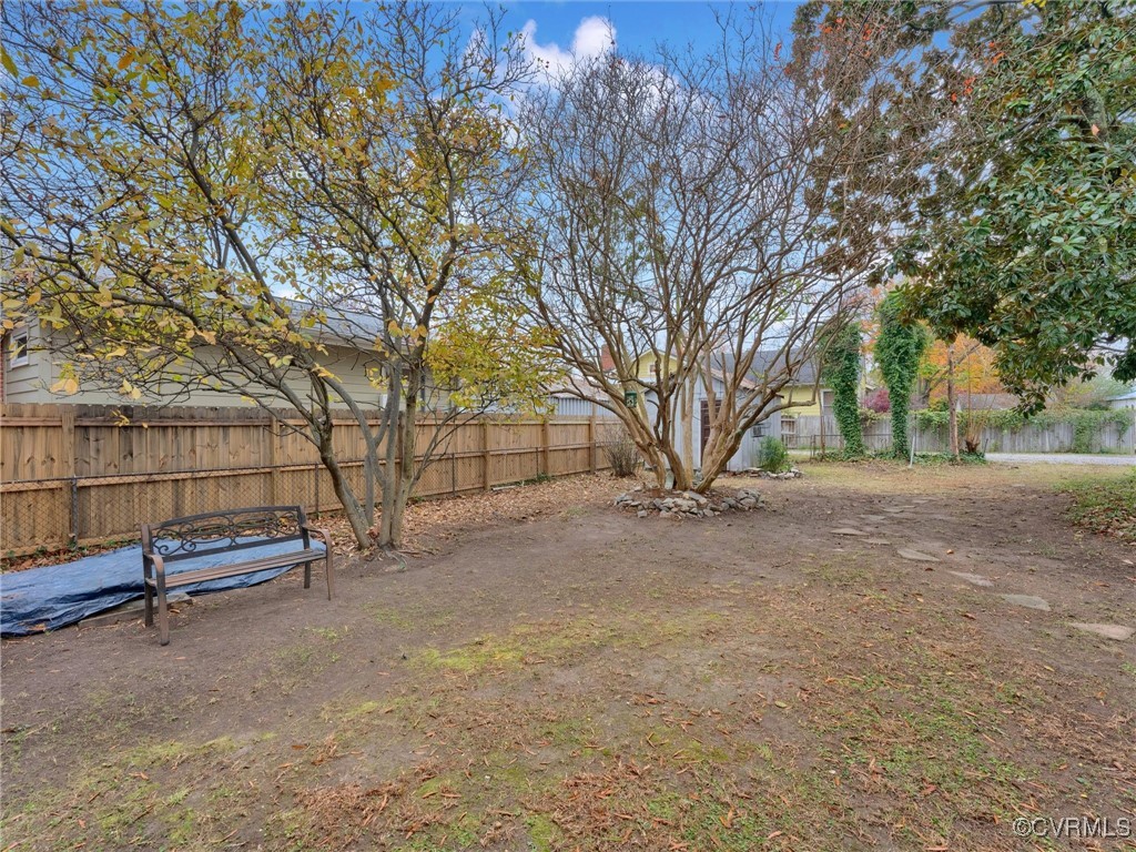 4402 Brook Road Richmond, VA 23227 - Photo 34 of 40 View of yard