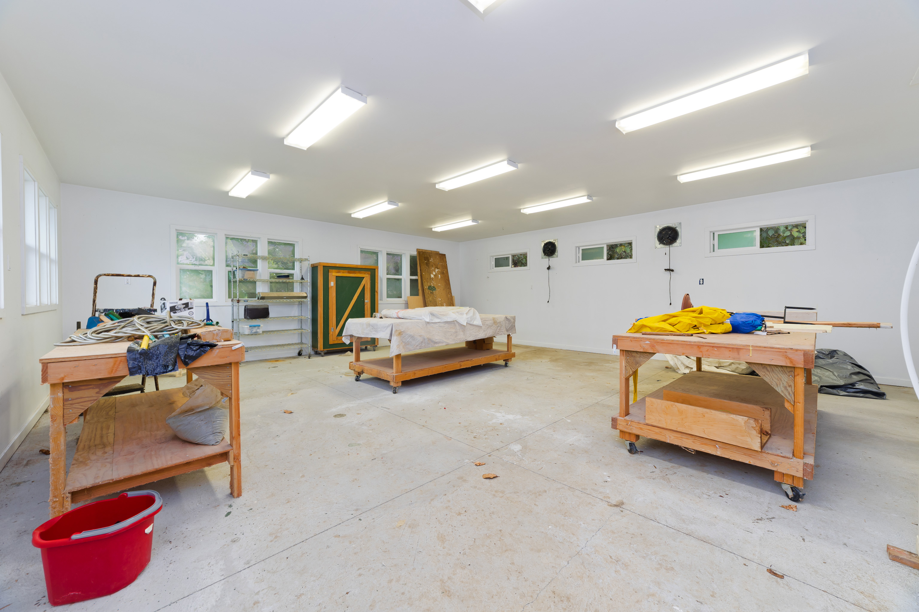 54-333 Union Mill Road Kapaau, HI 96755 - Photo 27 of 30 a bedroom with furniture and a bed