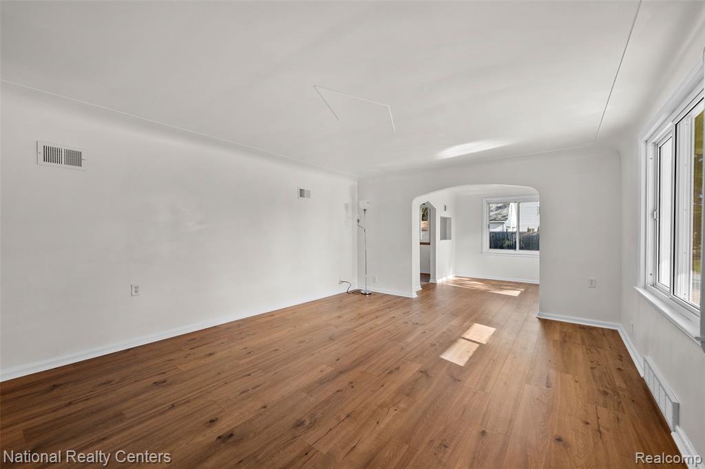 29842 Fort Road Rockwood, MI 48173 - Photo 20 of 42 Gallery Image 20