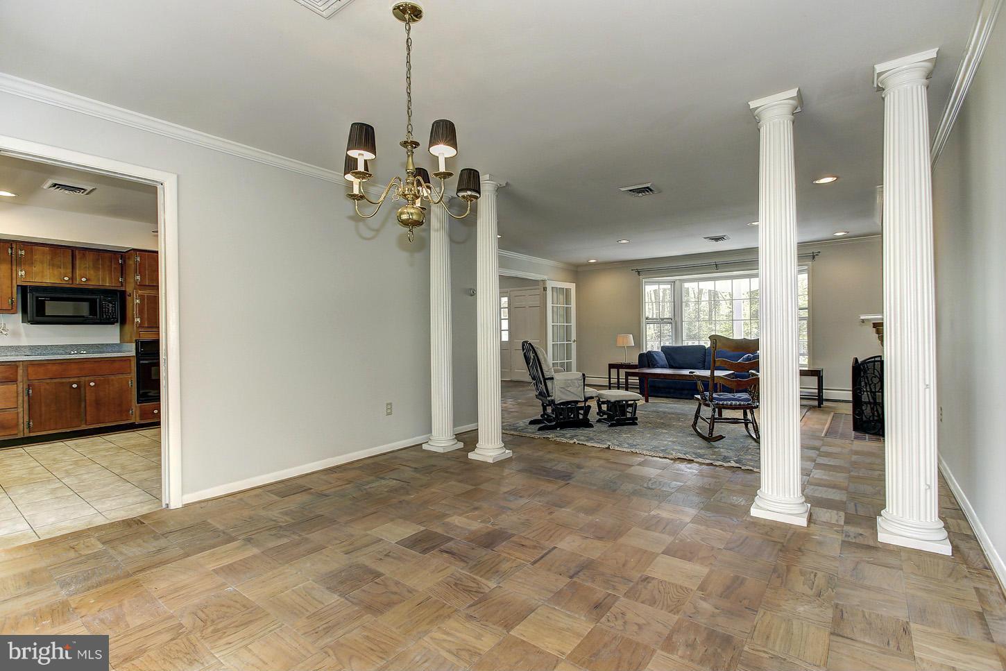 12200 Hounds Lane Reston, VA 20191 - Photo 4 of 13 Dining Room