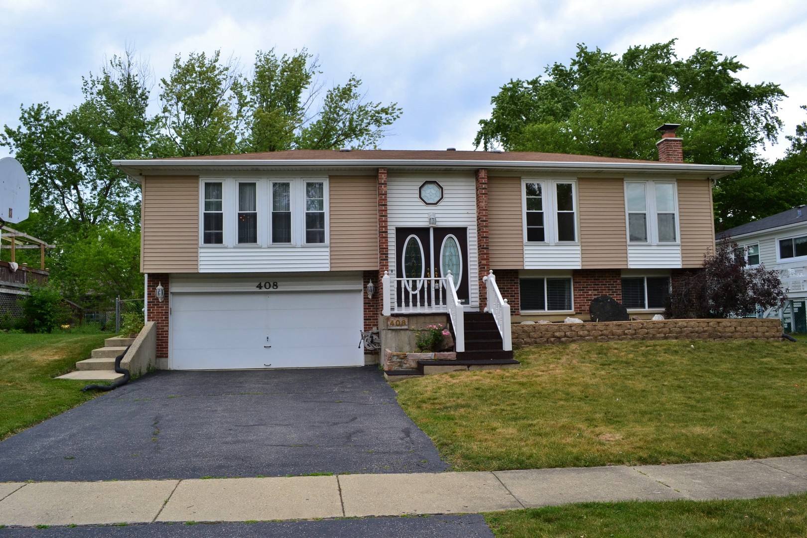 408 Rockhurst Road Bolingbrook, IL 60440 - Photo 2 of 24