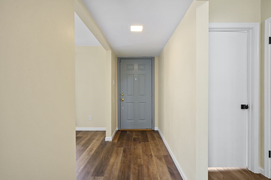 4910 Teton Street Houston, TX 77033 - Photo 5 of 27